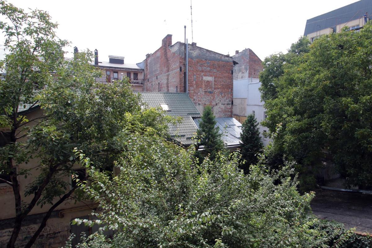 Buk Apartments On Doroshenka 29 Lviv Exteriör bild