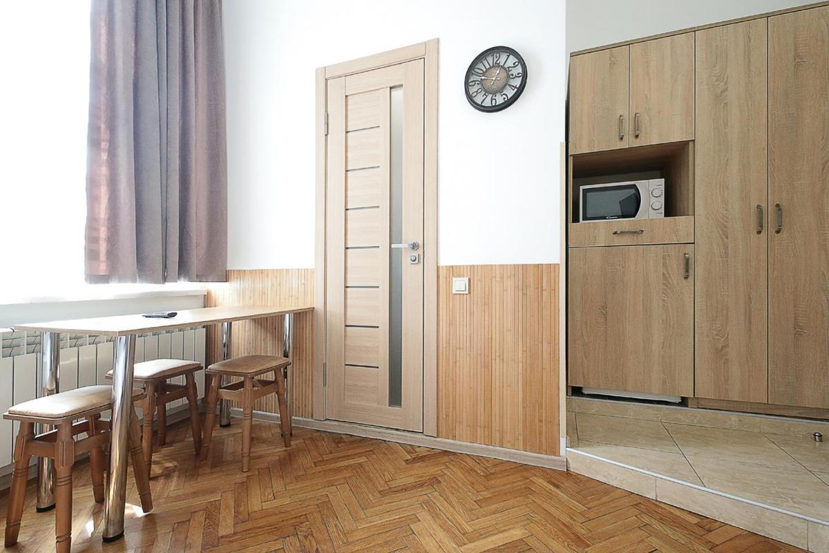 Buk Apartments On Doroshenka 29 Lviv Exteriör bild