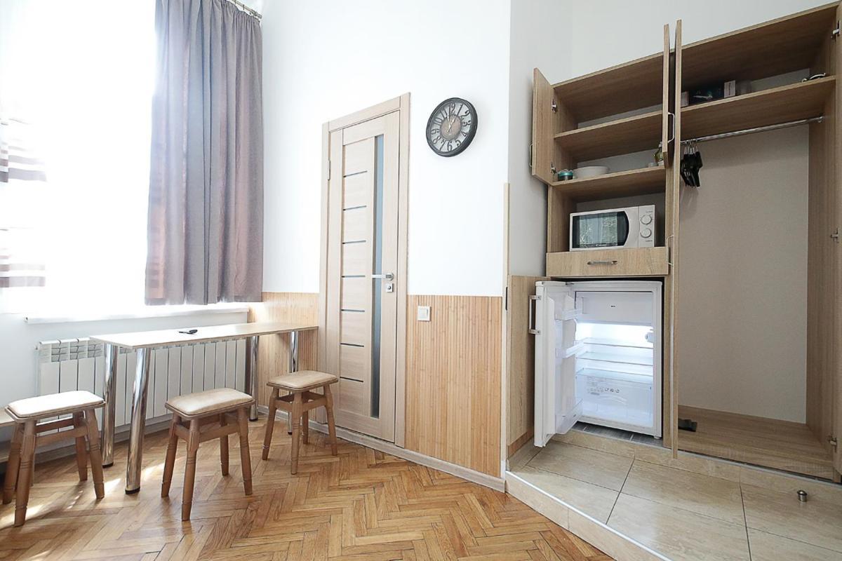 Buk Apartments On Doroshenka 29 Lviv Exteriör bild
