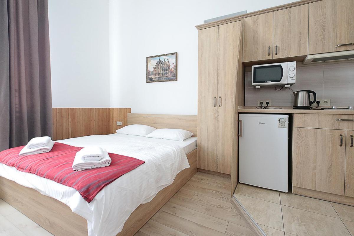Buk Apartments On Doroshenka 29 Lviv Exteriör bild