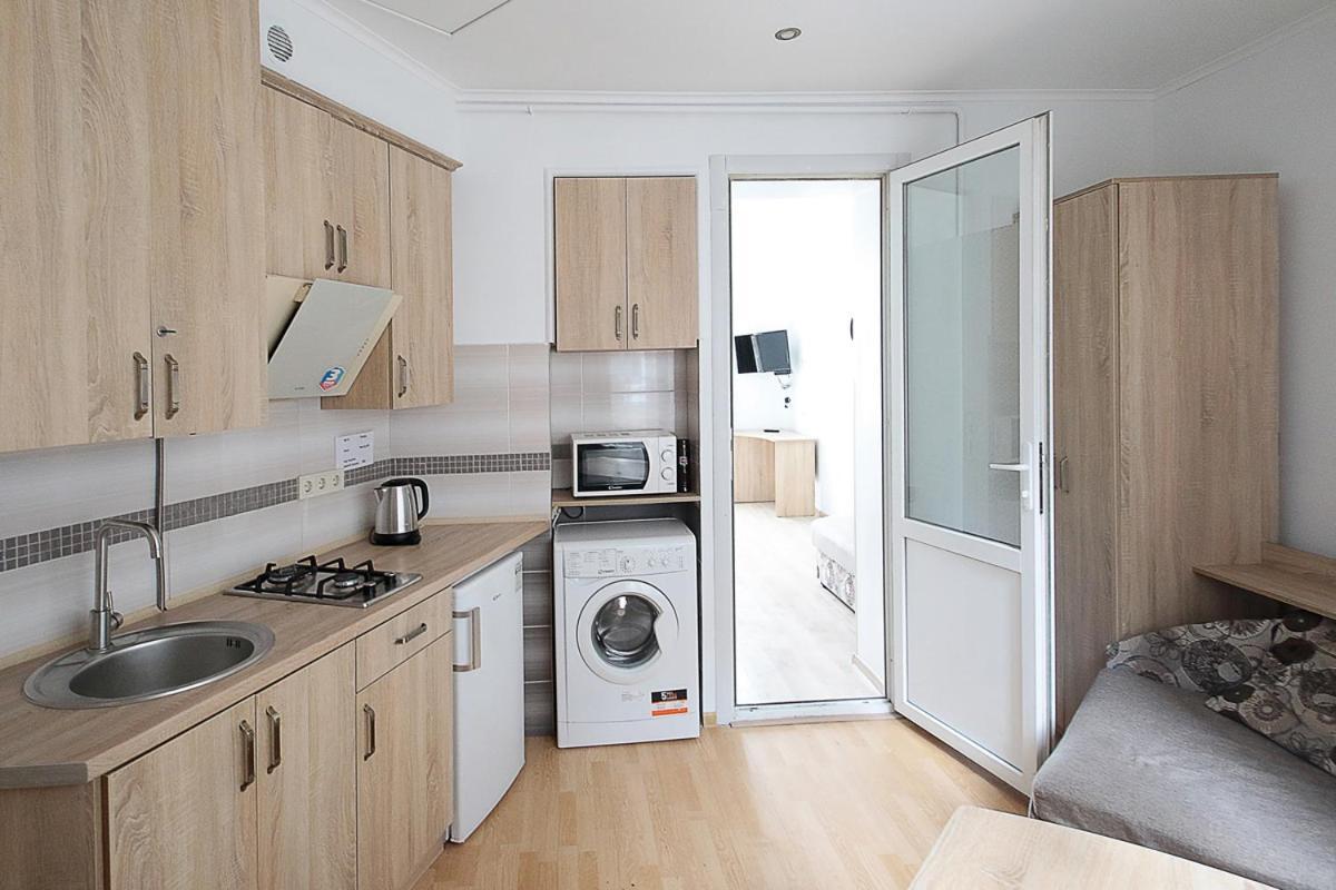 Buk Apartments On Doroshenka 29 Lviv Exteriör bild